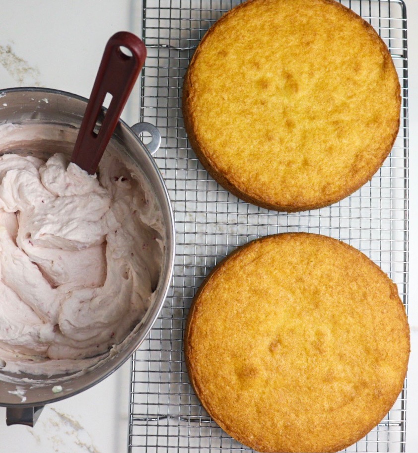 Cake layers with strawberry mascarpone cream