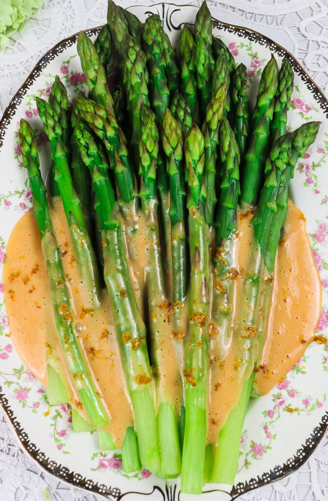 asparagus and bernaise sauce
regency food
maltaise sauce