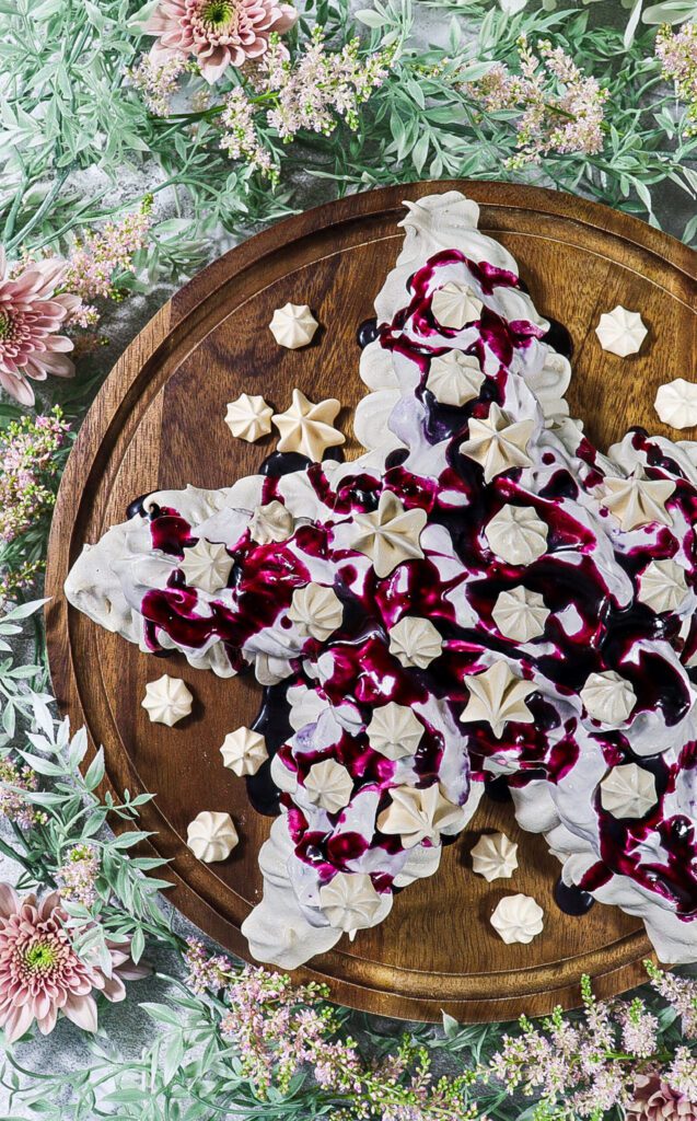 lemon blueberry pavlova, lord of the rings desserts, elven recipes