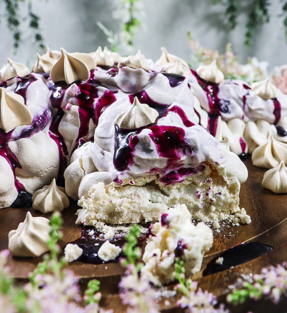 blueberry pavlova recipe, pavlova with blueberries and lemon, elven food recipes