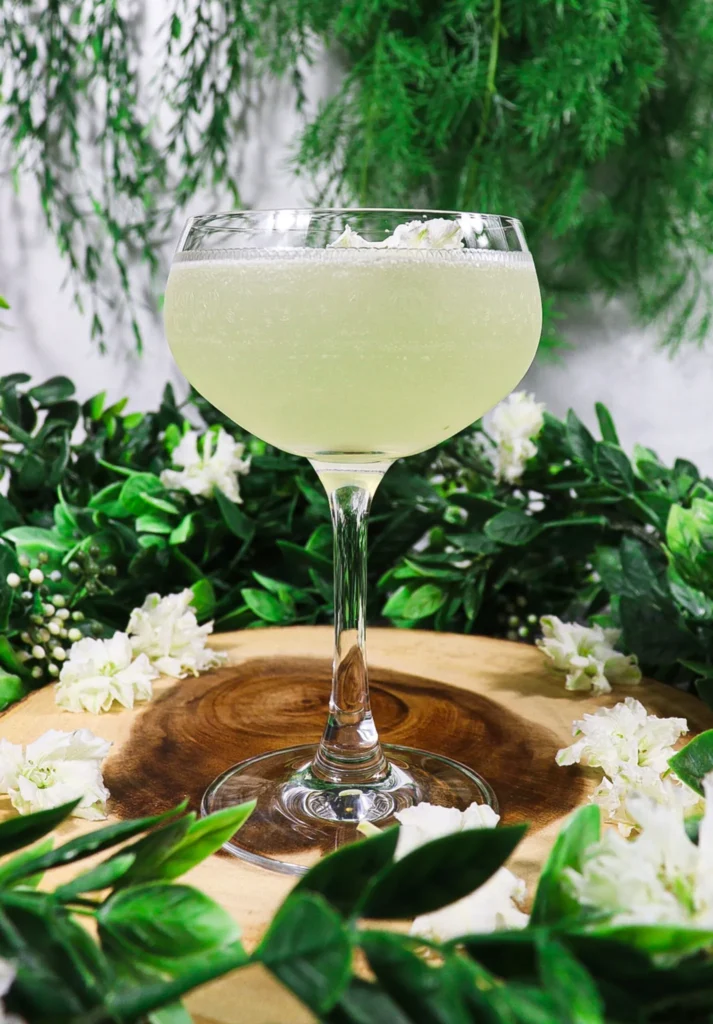 juniper berry cocktail, green chartreuse cocktail, green man cocktail recipe