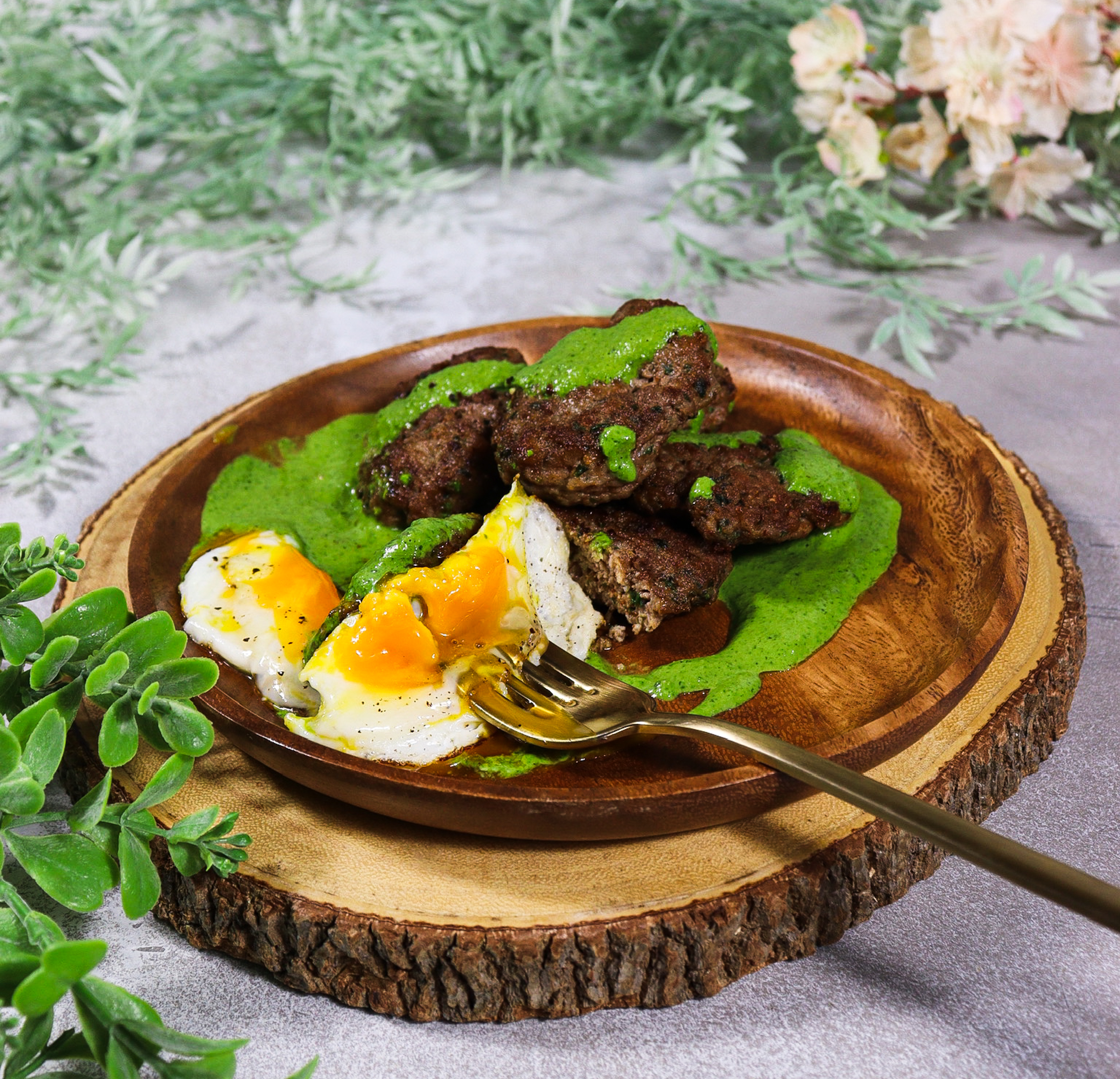 lamb sausage with green sauce, breakfast sausage patties recipe, recipes from middle earth