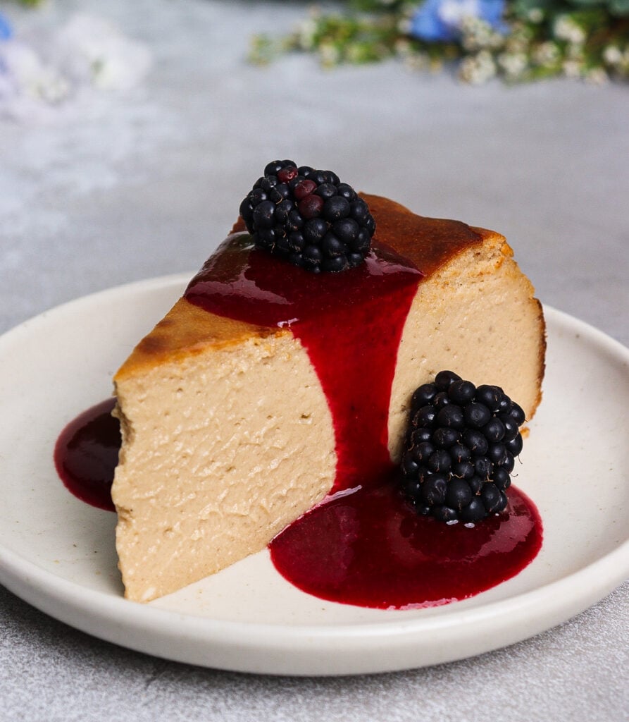 london fog cheesecake, cheesecake with blackberry sauce, earl grey basque cheesecake