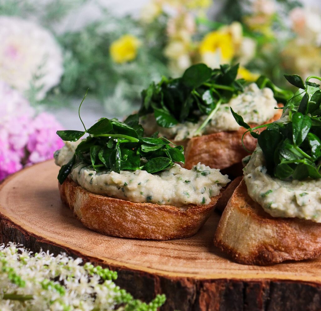 herbed white bean crostini, elven recipes, summer appetizer