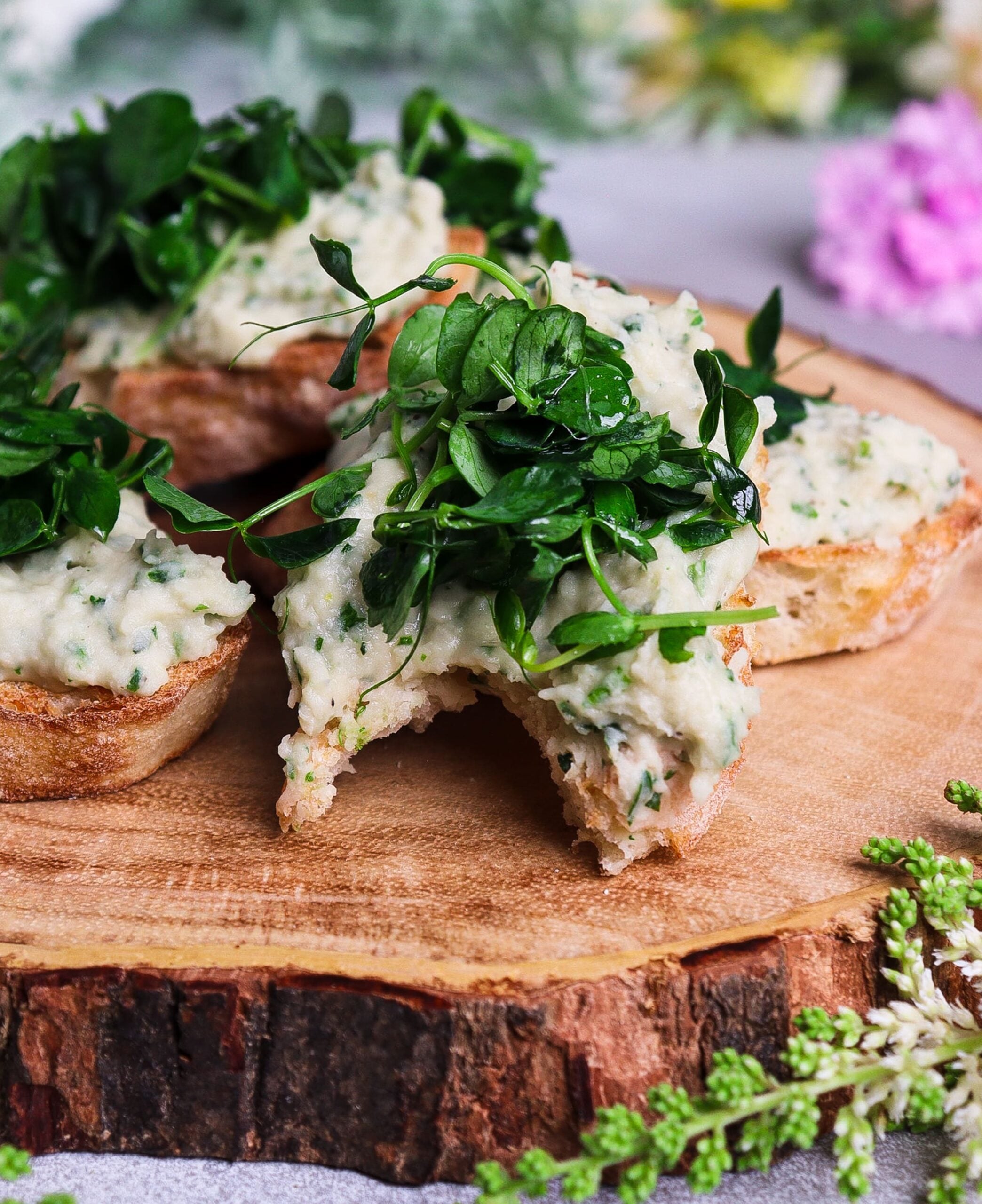 white bean crostini, elven recipes, bean appetizer