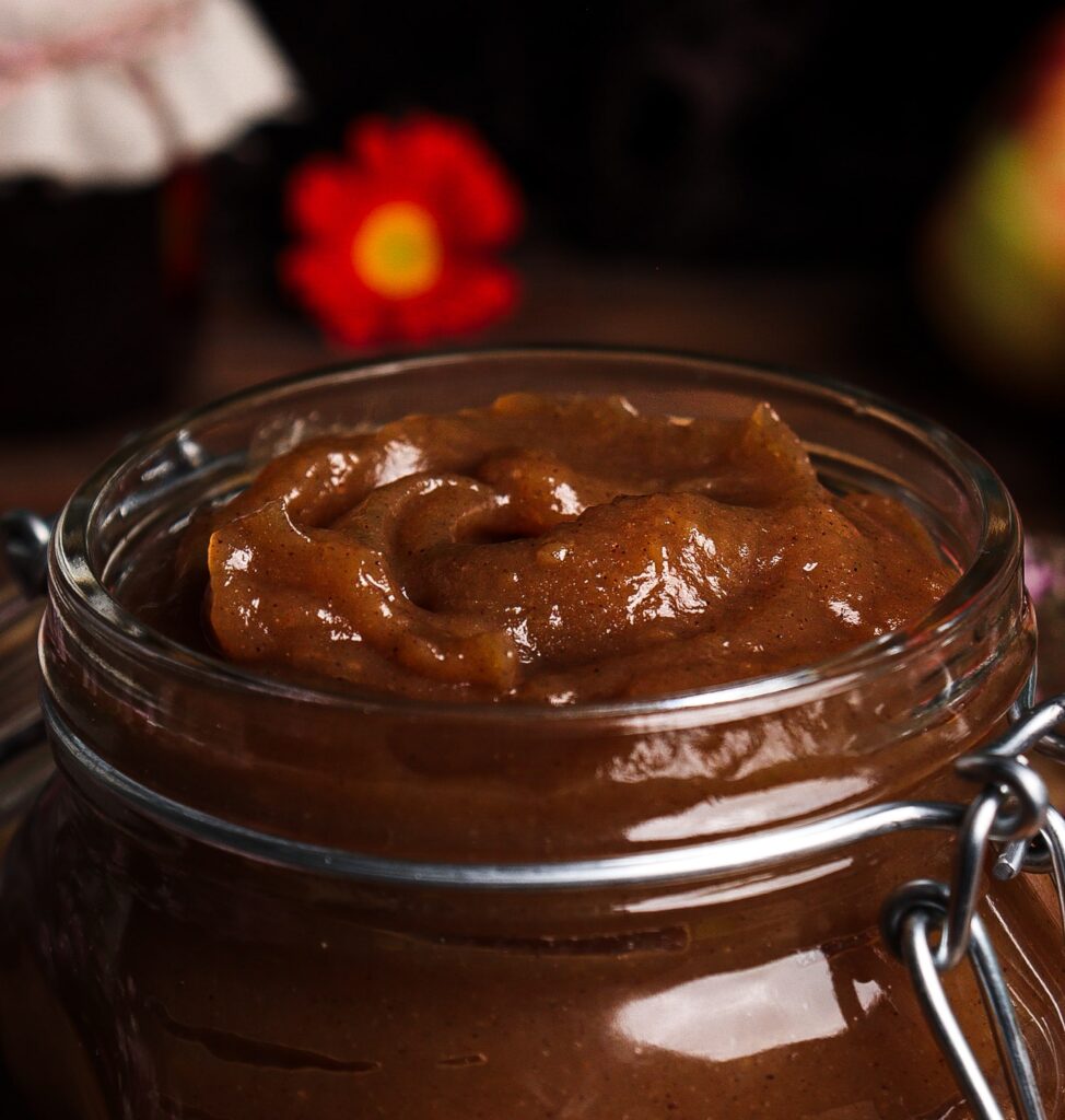 homemade apple butter, hobbit pantry, spiced apple butter