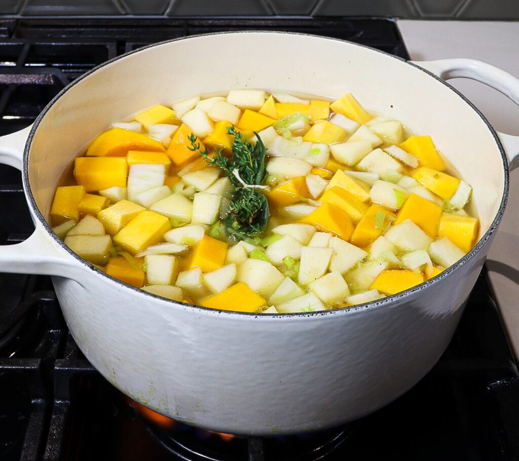 butternut squash soup with fennel, soup with fennel and leeks, fall squash soup