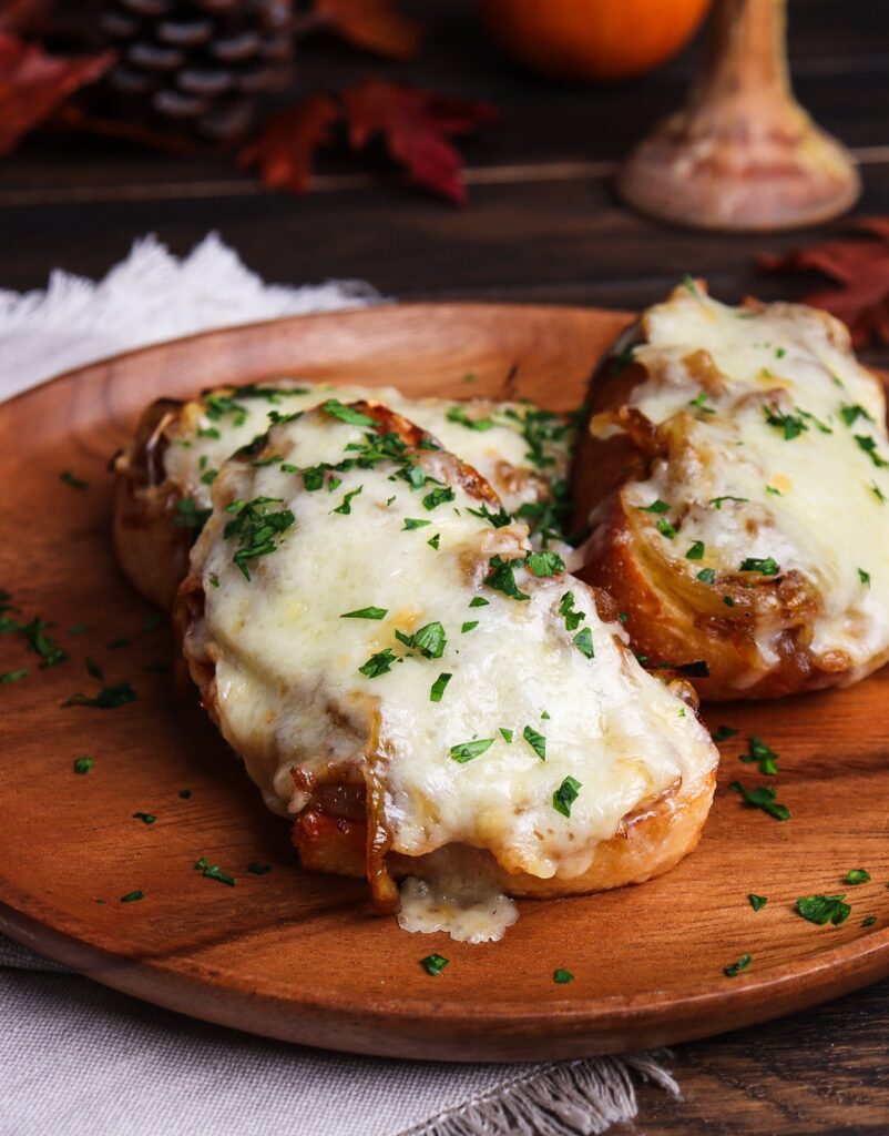 cheese with caramelized onions, french onion cheese bread