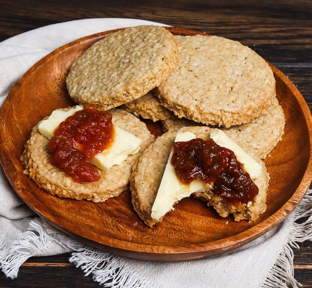 oatcakes with jam, oatcakes with cheese