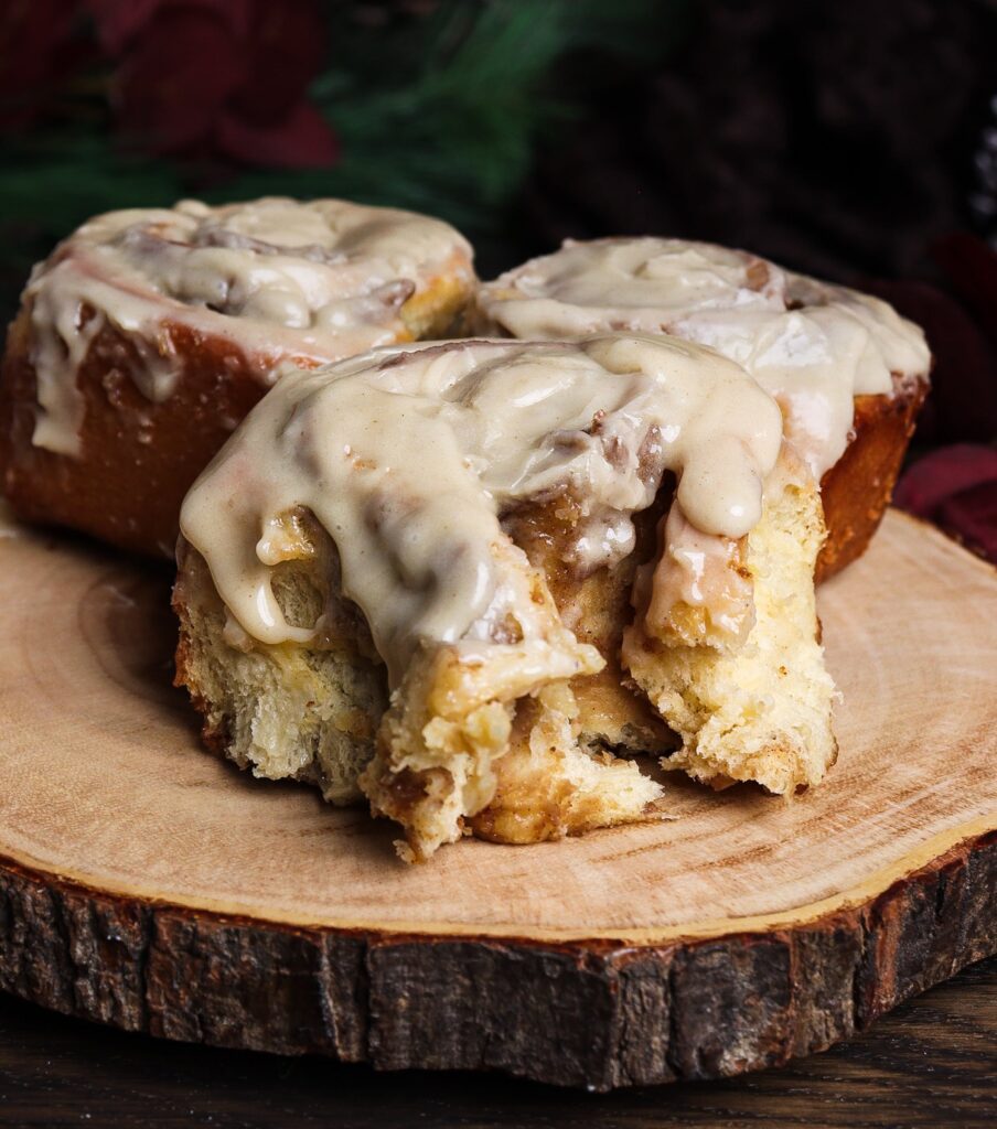 chestnut cinnamon rolls, winter baking recipes, cinnamon rolls with chestnut cream