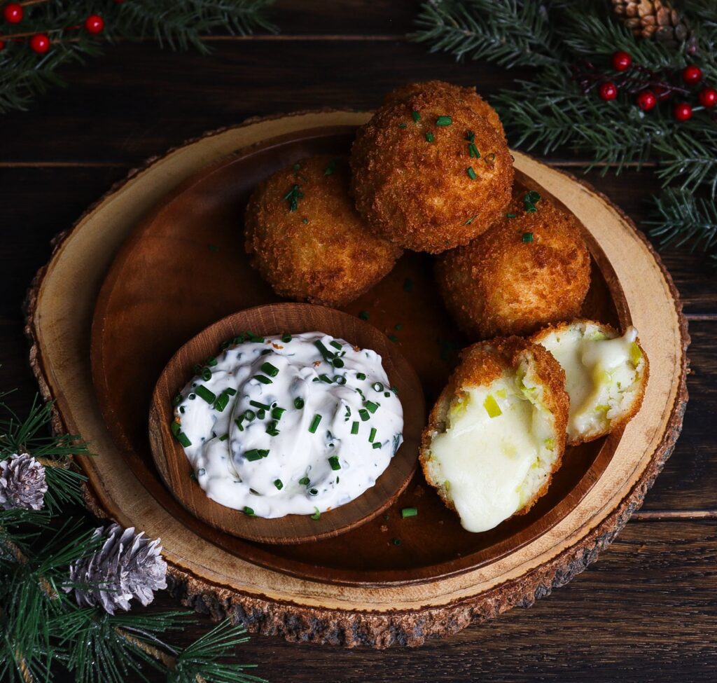 cheesy potato leek croquettes, cheesy mashed potato croquettes, winter appetizer