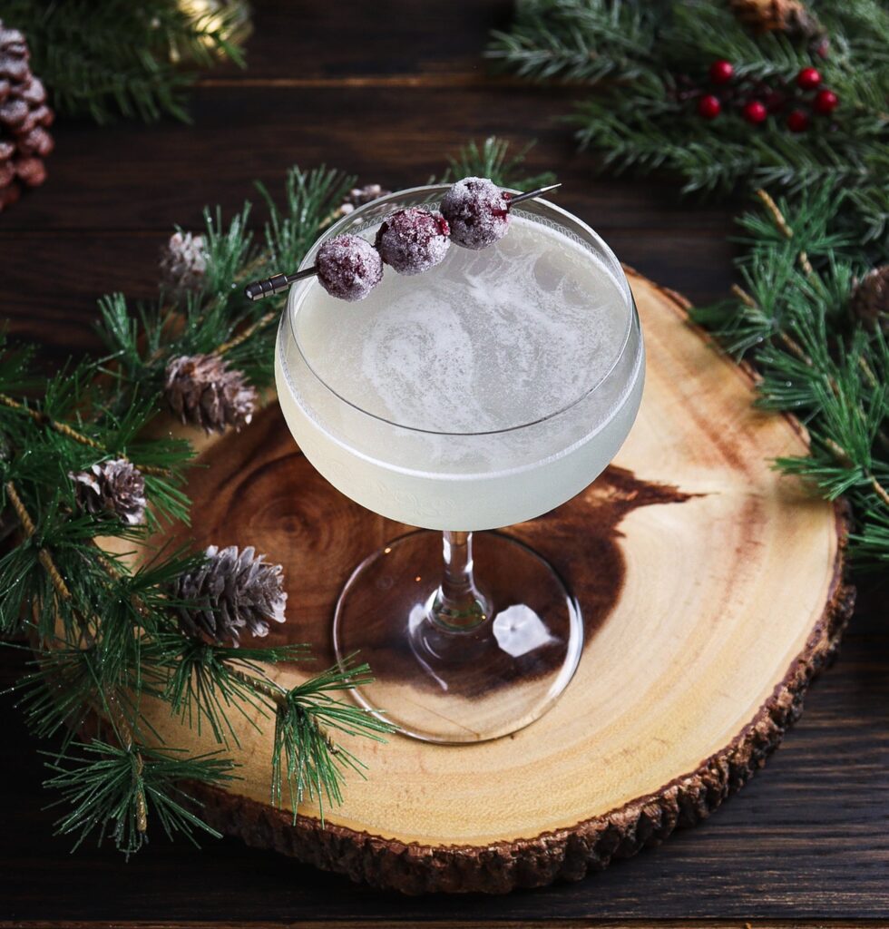 white cranberry winter cocktail, white cranberry cocktail, cranberry winter cocktail