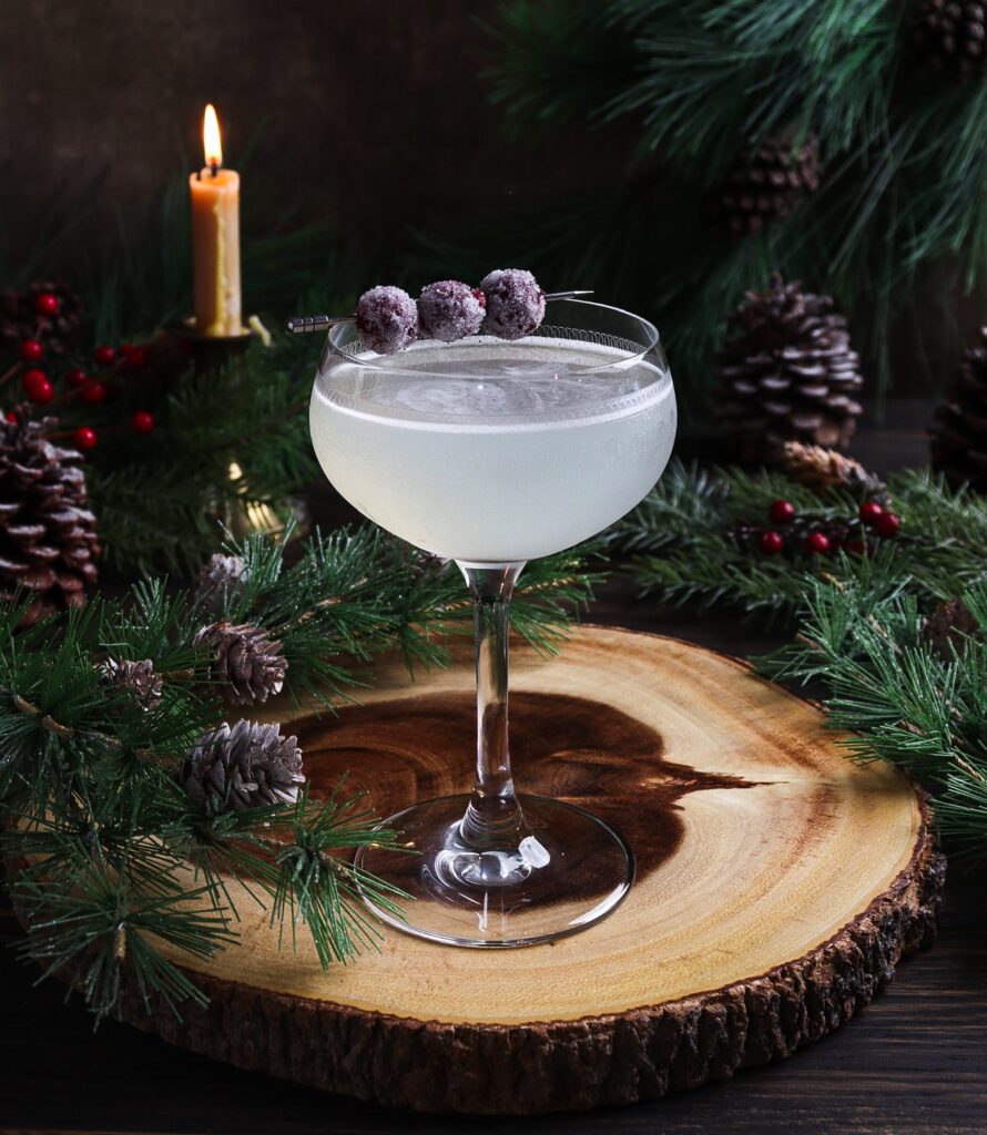 white cranberry gin cocktail, white cranberry cocktail, christmas cocktail drink