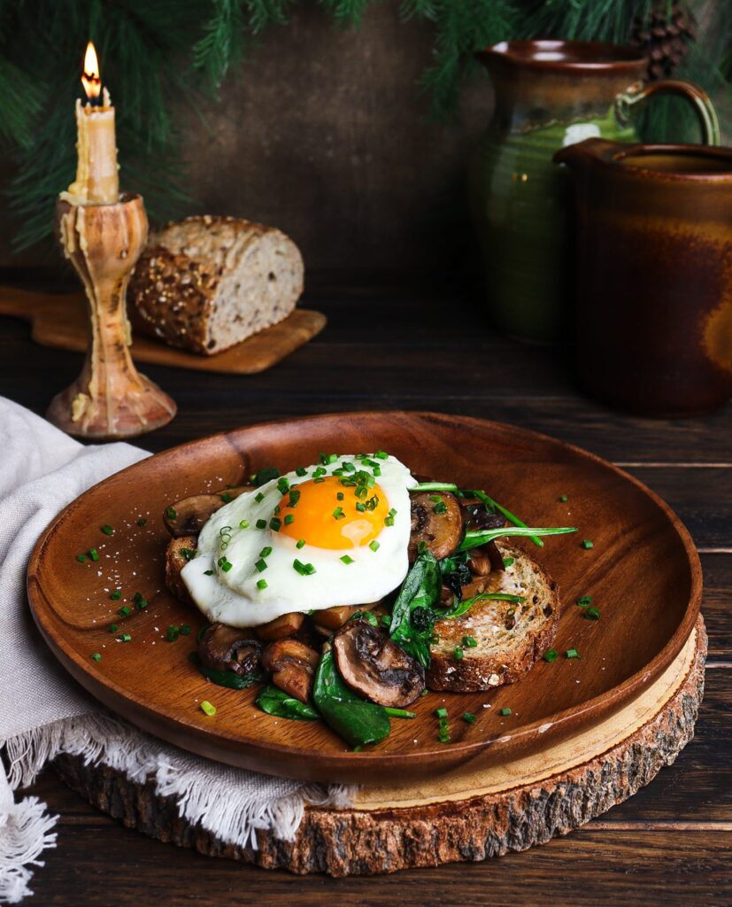 mushroom and eggs on toast, hobbit breakfast