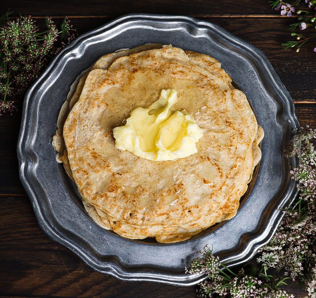 havercakes, oatcakes with honey