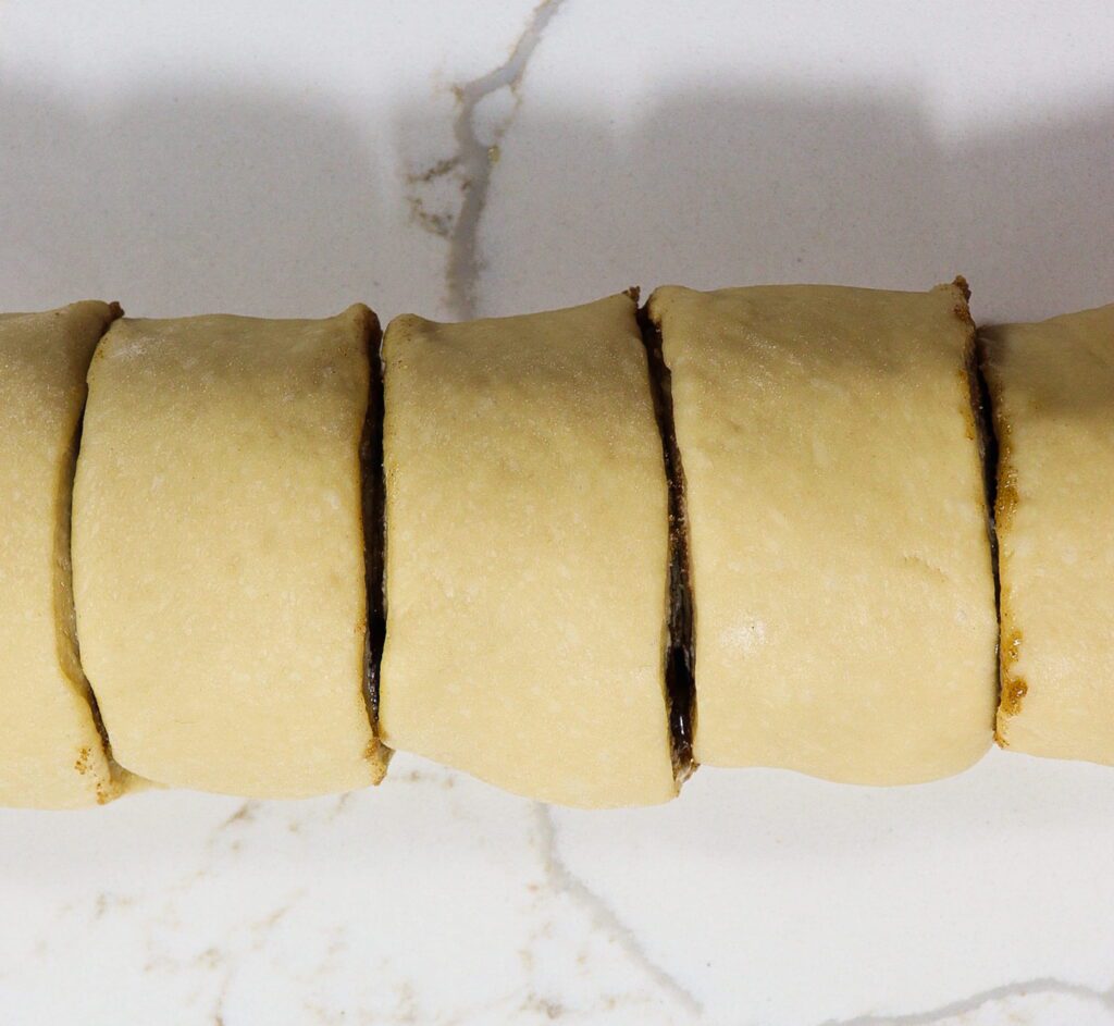 guinness cinnamon rolls, stout cinnamon rolls