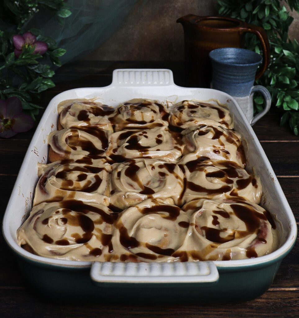 guinness cinnamon rolls, st patrick's dessert recipes