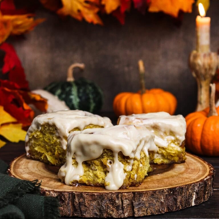Maple Pumpkin Spice Cinnamon Rolls